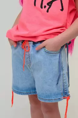 Джинсові шорти з рожевими шнурками для дівчинки YT.22.21.002