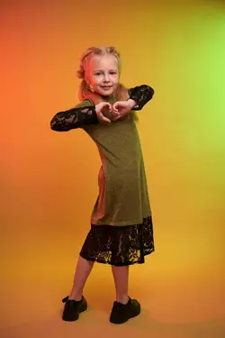 Сукня темно-зелена з мереживними рукавами YA.22.30.014 Сукня темно-зелена з мереживними рукавами YA.22.30.014