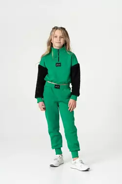 Костюм зелений на флісі з хутряними рукавами та укороченим світшотом YN.22.25.015 Костюм зелений на флісі з хутряними рукавами та укороченим світшотом YN.22.25.015