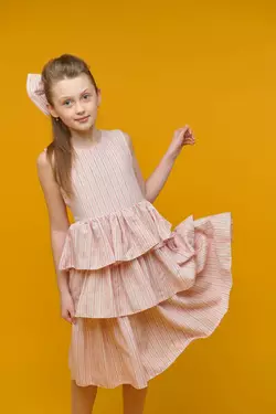 Сукня в тонку смужку + бант для волосся рожеве YT.22.30.001 Сукня в тонку смужку + бант для волосся рожеве YT.22.30.001